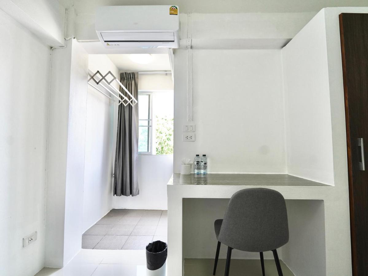 Roomquest Suvarnabhumi Ladkrabang 42 Banguecoque Exterior foto
